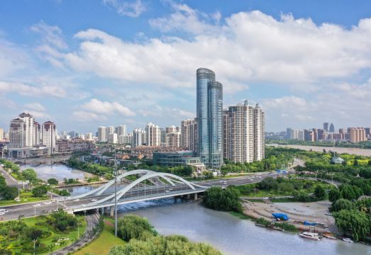 Pullman Linyi Lushang Hotel Overview