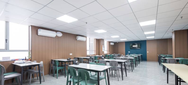 亿品家酒店(武汉江城大道一号车市店)图片