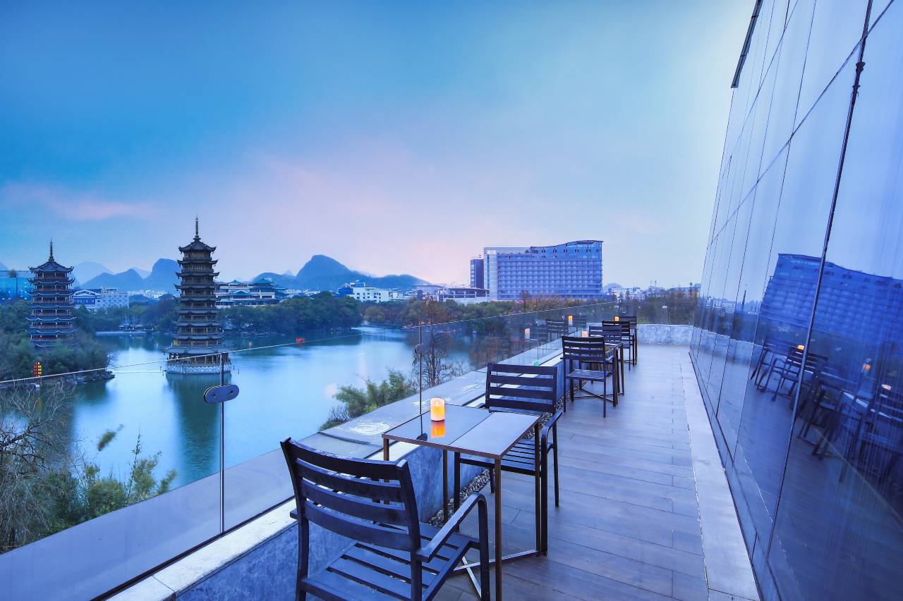 维纳斯皇家酒店(桂林象鼻山日月双塔店)图片