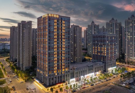 Orange Hotel (Lianyungang Huaguoshan Avenue Branch) over view