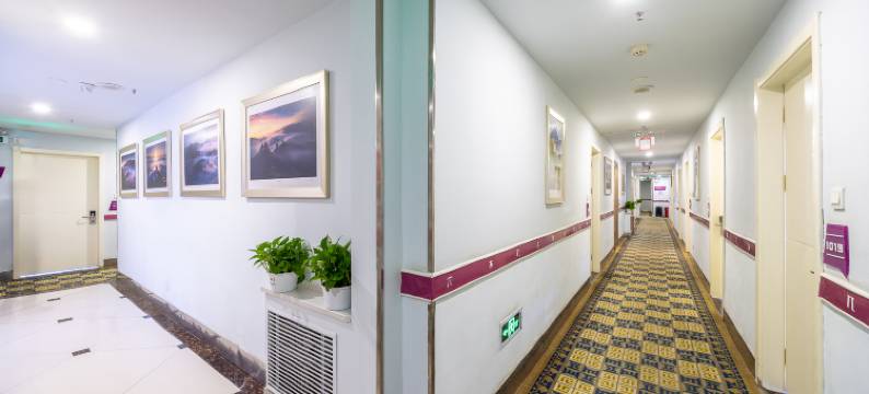 派对酒店(西宁力盟步行街店)图片