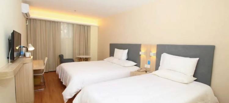 容悦轻居酒店(河南青华中英文学校店)图片