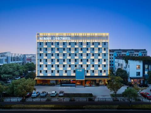 曼美酒店(江阴体育中心店)