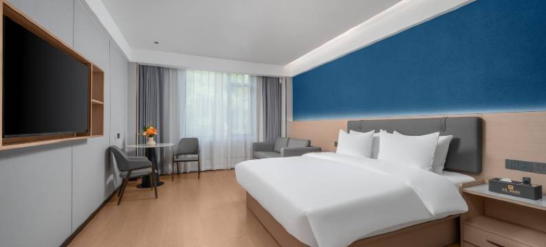 云栖臻品酒店(广州白云火车站上步地铁站店)图片