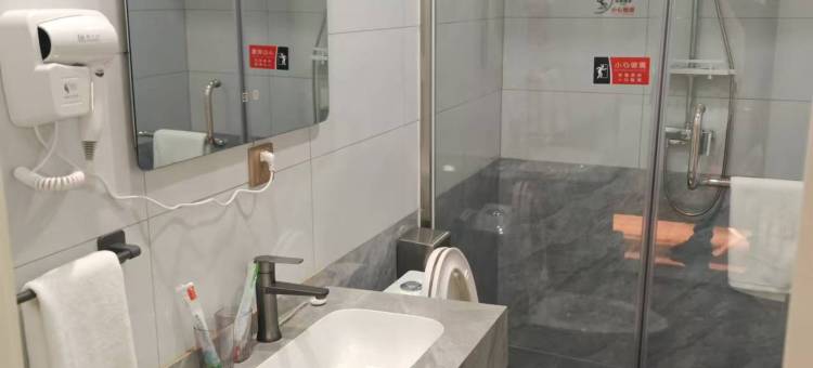 哈尔滨夜归人民宿(江北大学城地铁站店)图片