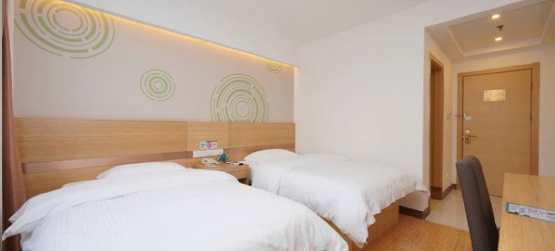 格林豪泰(廊坊市燕郊镇富地广场快捷酒店)图片