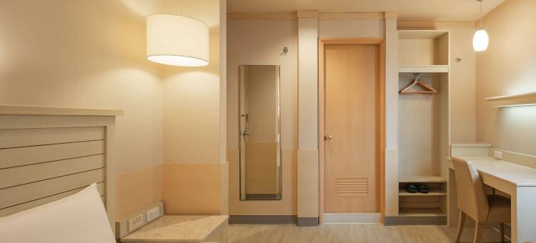 康桥商旅(高雄六合夜市中正馆)图片