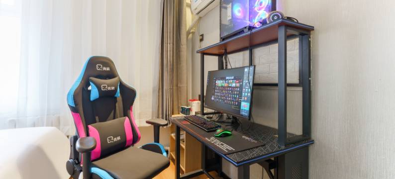 竞族电竞民宿(盘锦火车站店)图片