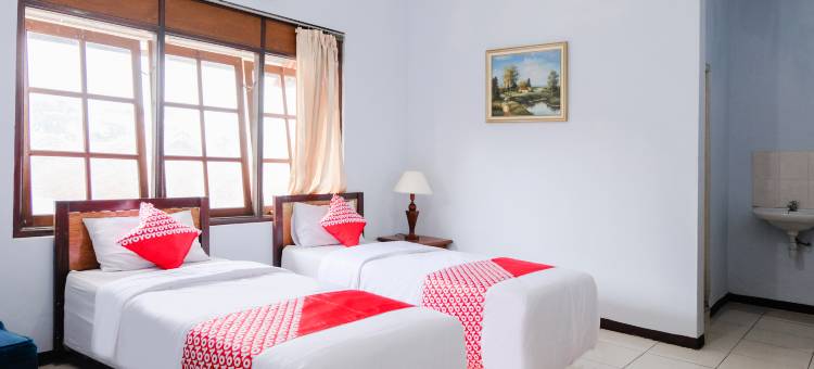 O阿尔乔萨里酒店-近阿拉亚广场-原努格拉哈酒店(Hotel O Arjosari Near Plaza Araya Formerly Hotel Nugraha)图片