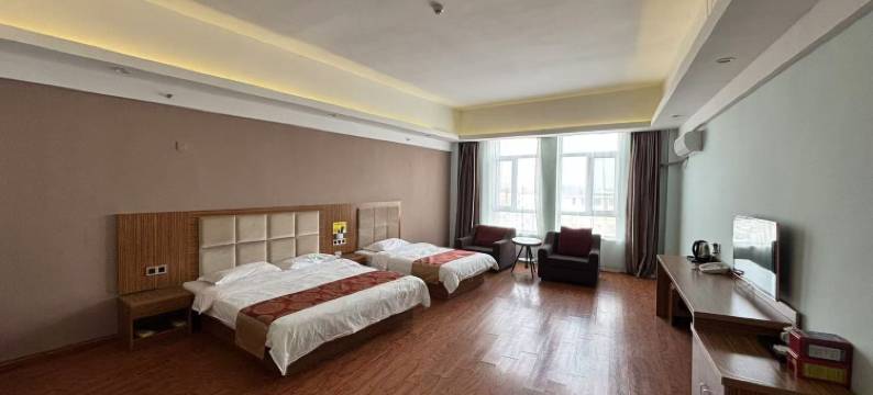 银川镇北府假日酒店(西部影视城贺兰演艺小镇店)图片