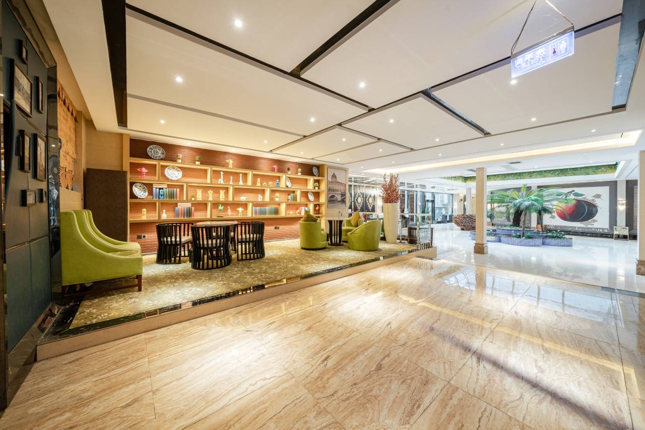 V+精品主题酒店(兴仁广场振兴大道店)