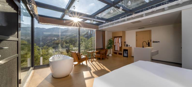 龙脊梯田晨云轩·云端泳池全景酒店(金佛顶三号观景台店)图片