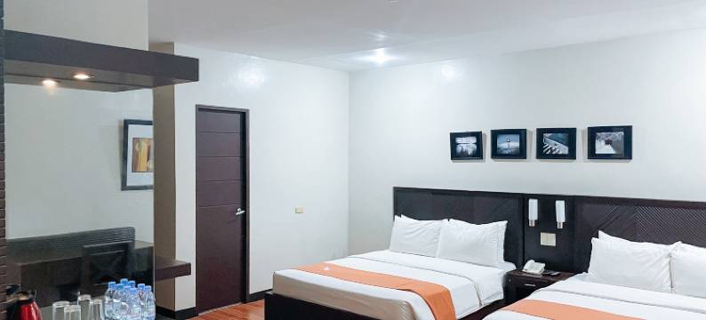 RedDoorz Plus @ Hotel Esse图片