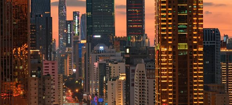 泊雲漫居·高空城景|SeaView云端酒店(深圳水贝国际黄金珠宝城店)图片