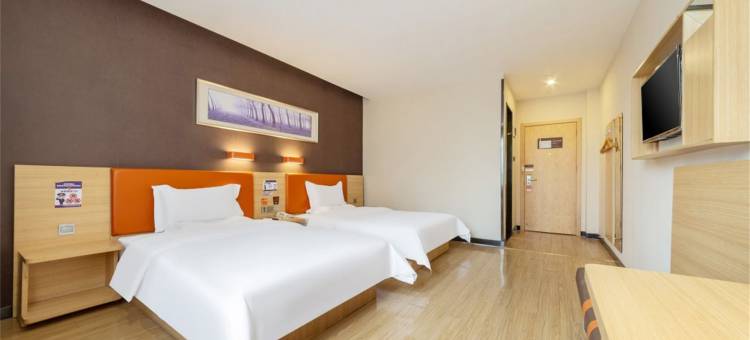 小鹿辰客酒店(广州鹤洞地铁站店)图片