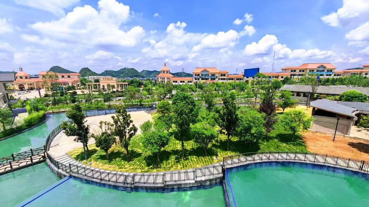 在隐山·隐世度假庄园(安顺黄果树机场店)图片