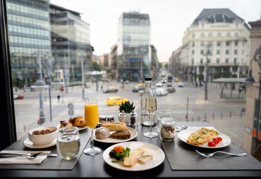 Mercure Budapest KoronaHotel Overview