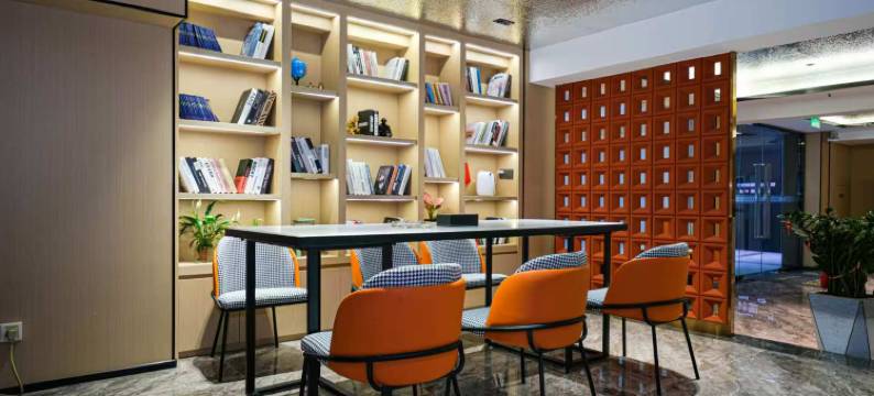 雅禾精品民宿(中骏世界城店)图片