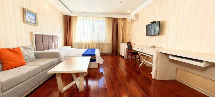 速8酒店(张家口崇礼区庆典广场酒店)图片