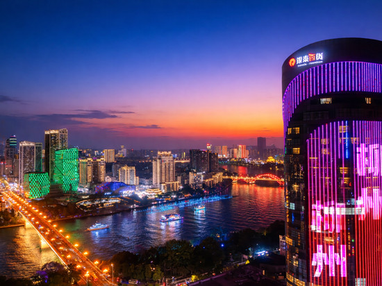 ECHENG丨怡程酒店(柳州五星步行商业街银泰城店)