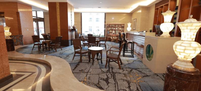 大连昱圣苑国际酒店(罗斯福广场西安路地铁站店)图片