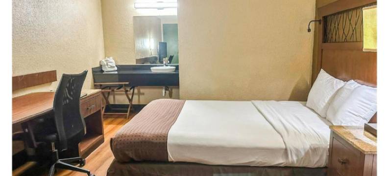 OYO 莫比尔酒店 - 阿拉巴马 I-65 机场大道(OYO Hotel Mobile, Al I-65 at Airport Blvd)图片