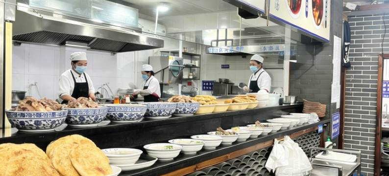 尊享假日酒店(平泉泽州园店)图片