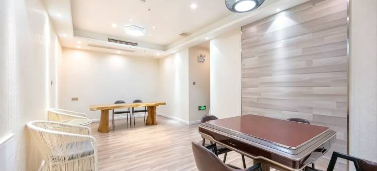 馨洁云假日酒店(襄阳五中万达广场店)图片