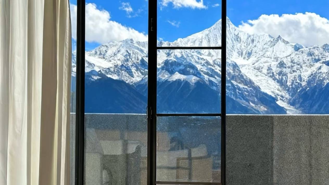 MU暮景·观景别院(四姑娘山景区店)图片