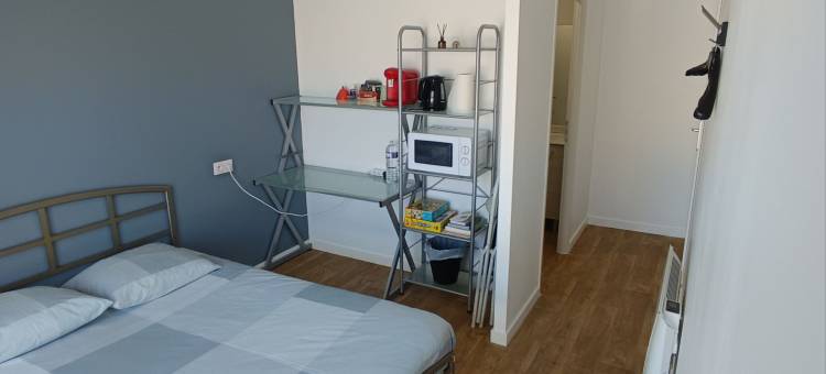 Bedroom: Private Entrance + Private Bathroom图片