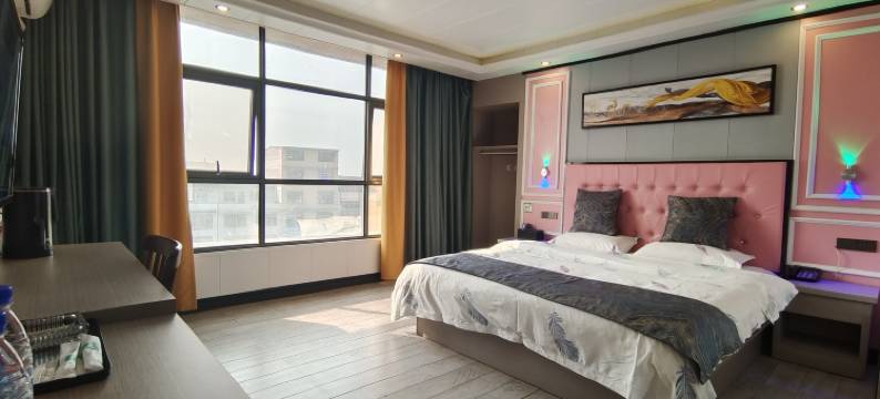 万光小城酒店(柳州柳江新兴中学店)图片