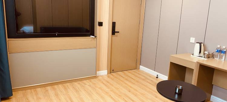 康县怡周轻居酒店图片