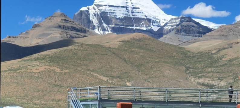 冈仁波齐观景酒店(大本营店)图片