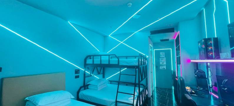 up电竞酒店(乌鲁木齐高铁宝能城店)图片