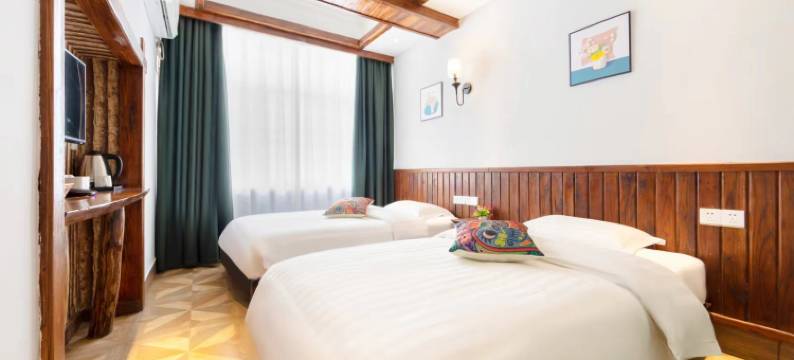 小背篓民宿(张家界火车站天门山索道店)图片