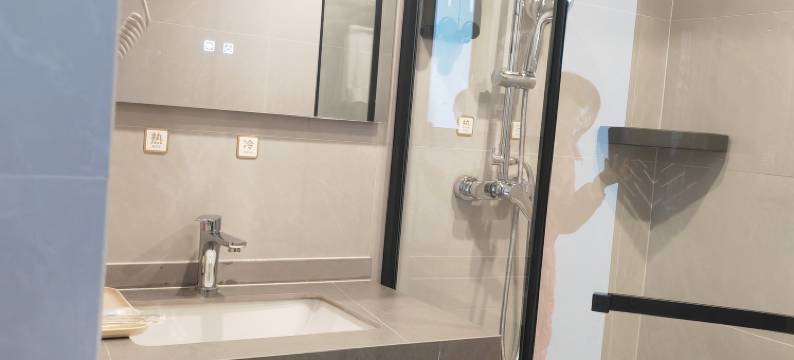 乐漫酒店(乐山张公桥美食街店)图片