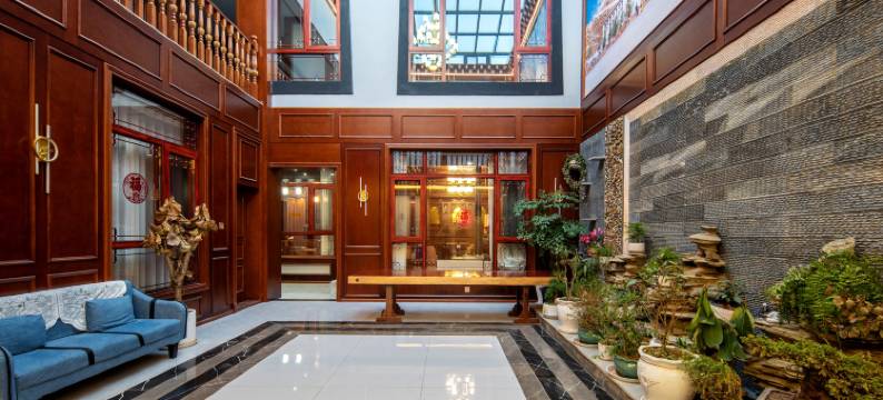 怡蓝湾·藏式秘境供氧客栈(香格里拉独克宗古城月光广场店)图片