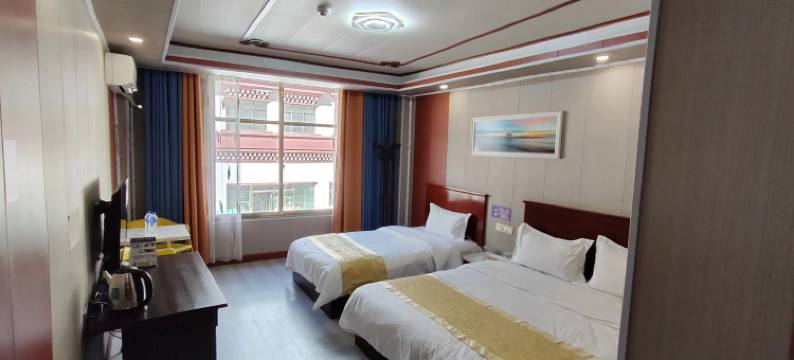 左贡启则仓宾馆图片