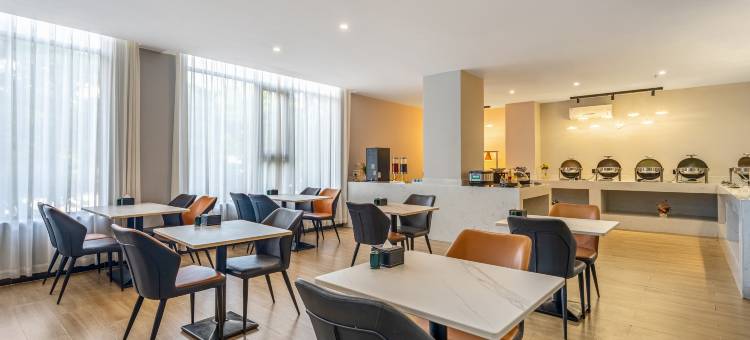 卡尔顿K酒店(海医附属二院万达广场店)图片