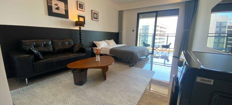 YchAllHotel叁雾高空海景公寓(中海黄金海岸店)图片