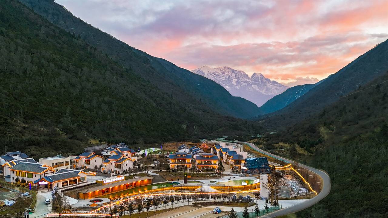 康定雅谷林卡温泉酒店图片