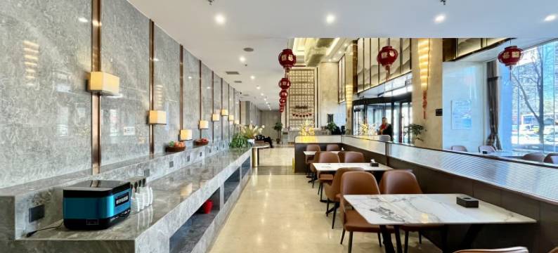 嘉隆曼福特酒店(万达广场国际会展中心店)图片