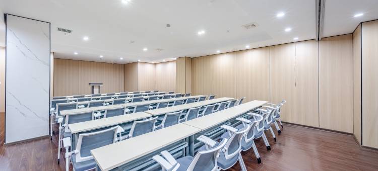 华驿精选酒店(唐山宴南湖公园店)图片