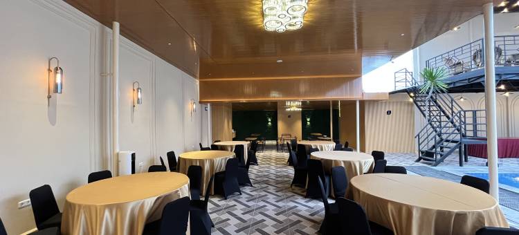 雷兹皇宫酒店(Riez Palace Hotel)图片