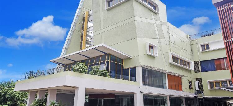 红多兹酒店@雪卡朗2号(Collection O Cikarang Near Pollux Mall Formerly Hotel Pesona Cikarang)图片