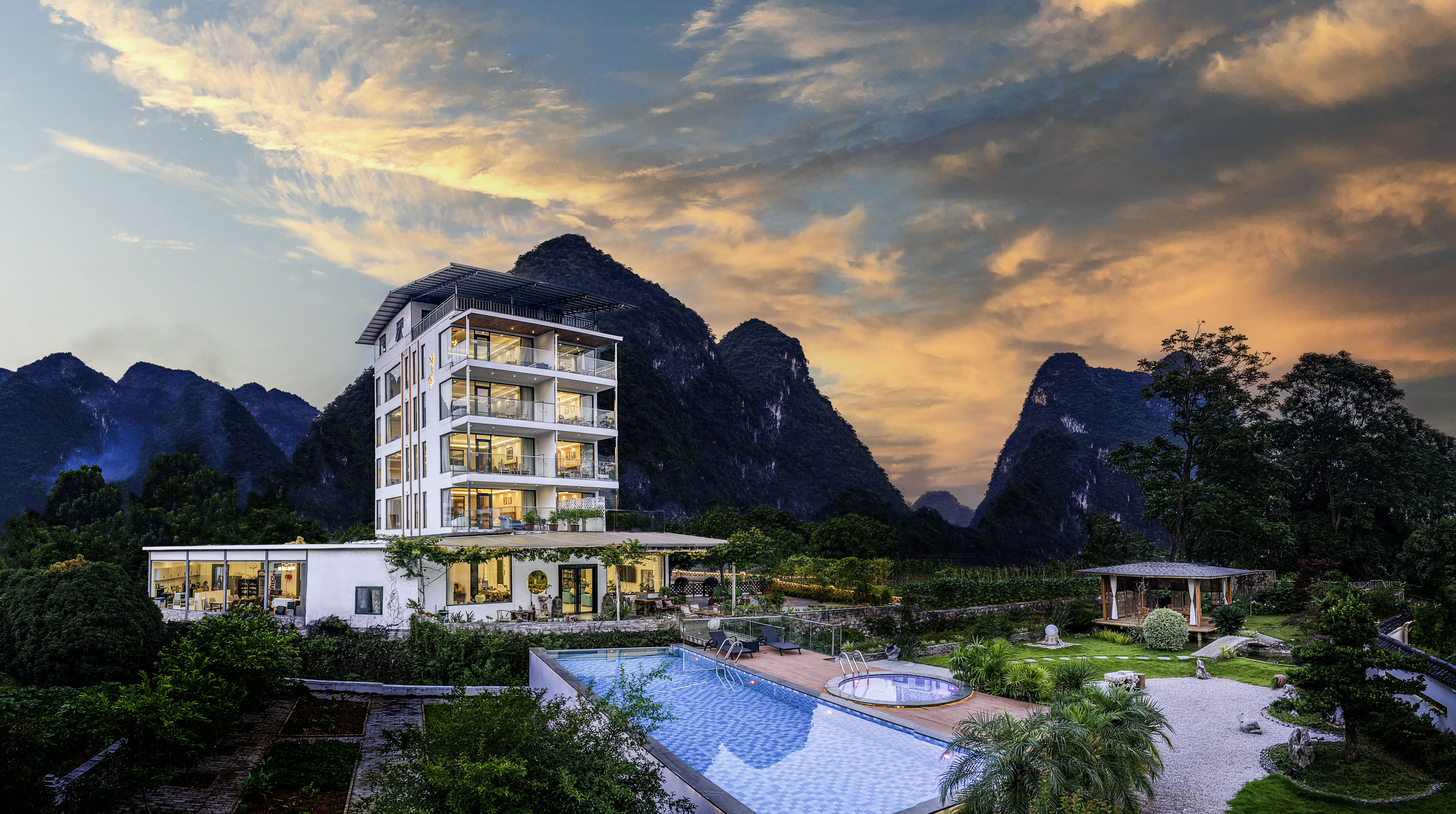 Qingshu (Yangshuo Yulong River Store) Over view