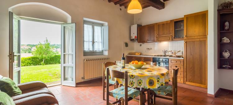 Farmhouse in Bucine with pool图片