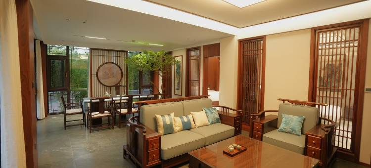 清明上河园西园叁號民宿(万岁山武侠城店)图片