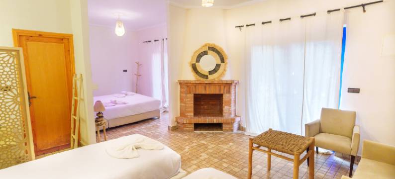 Whisper低语(Whisper Hotel)图片