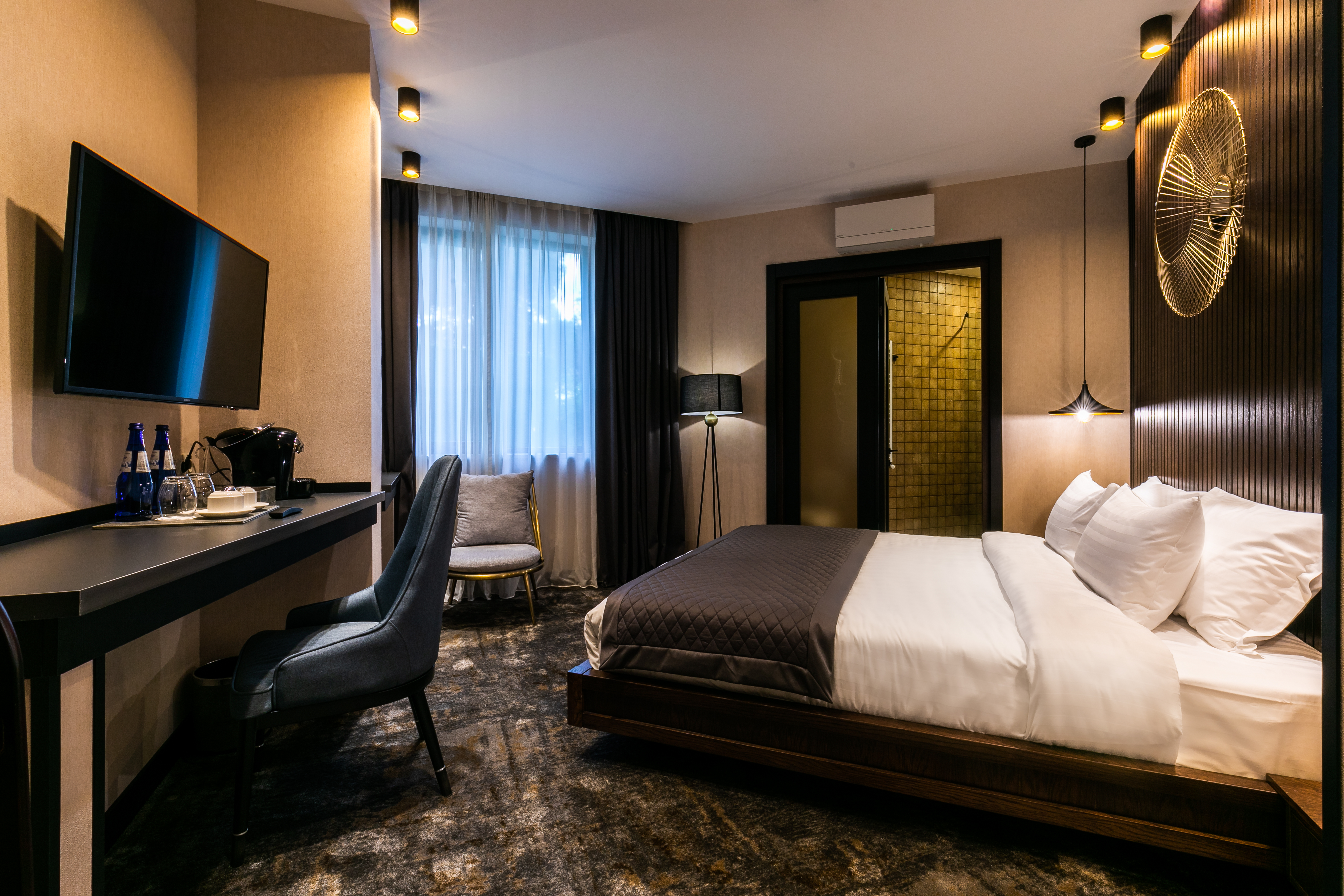 Hotel Adamo Over view